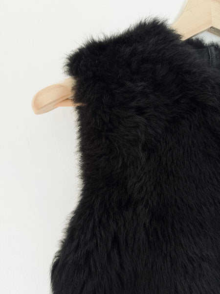 BASSIKE Black Shearling Vest • (Size 6-8)