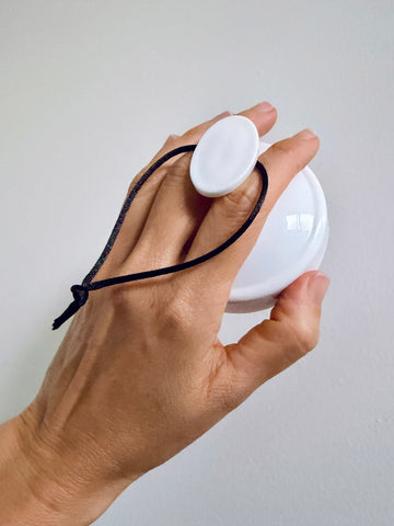 Growth Stimulating SCALP MASSAGER • (White) • NEW