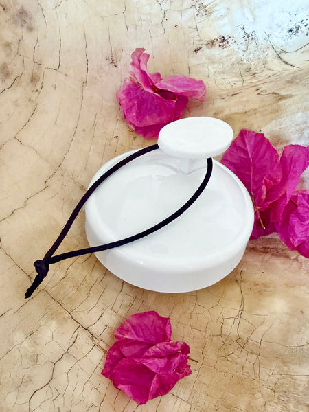 Growth Stimulating SCALP MASSAGER • (White) • NEW