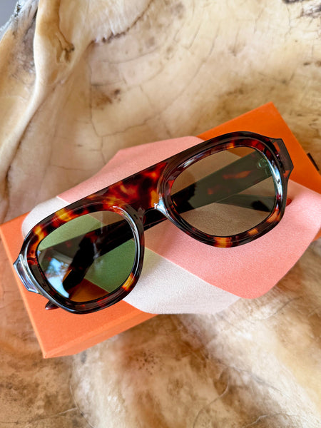 Aviator Style Acetate Sunglasses (Tortoise • Green Lens) • NEW